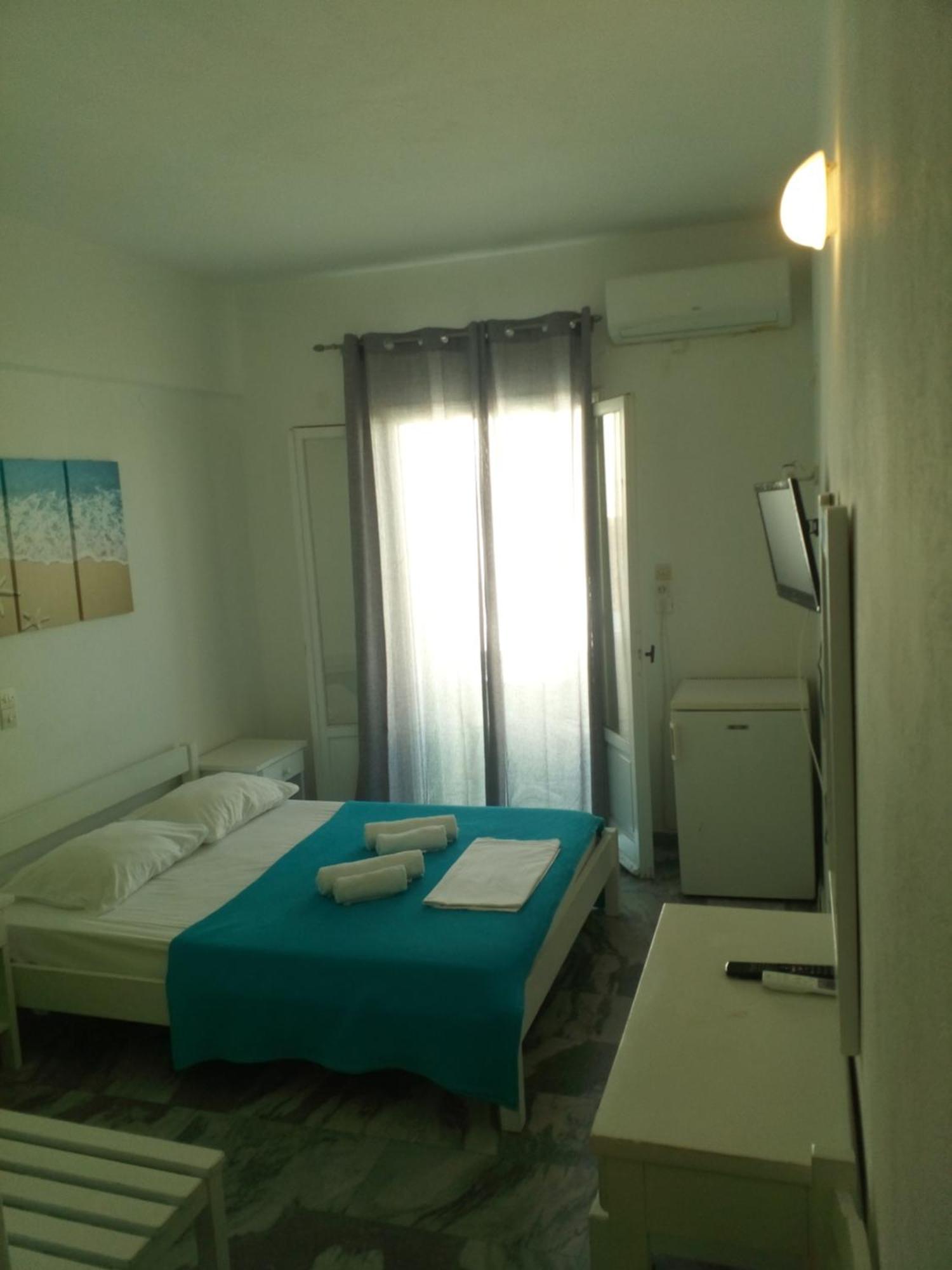 Frangiscos Hostel Parikia  Exterior photo