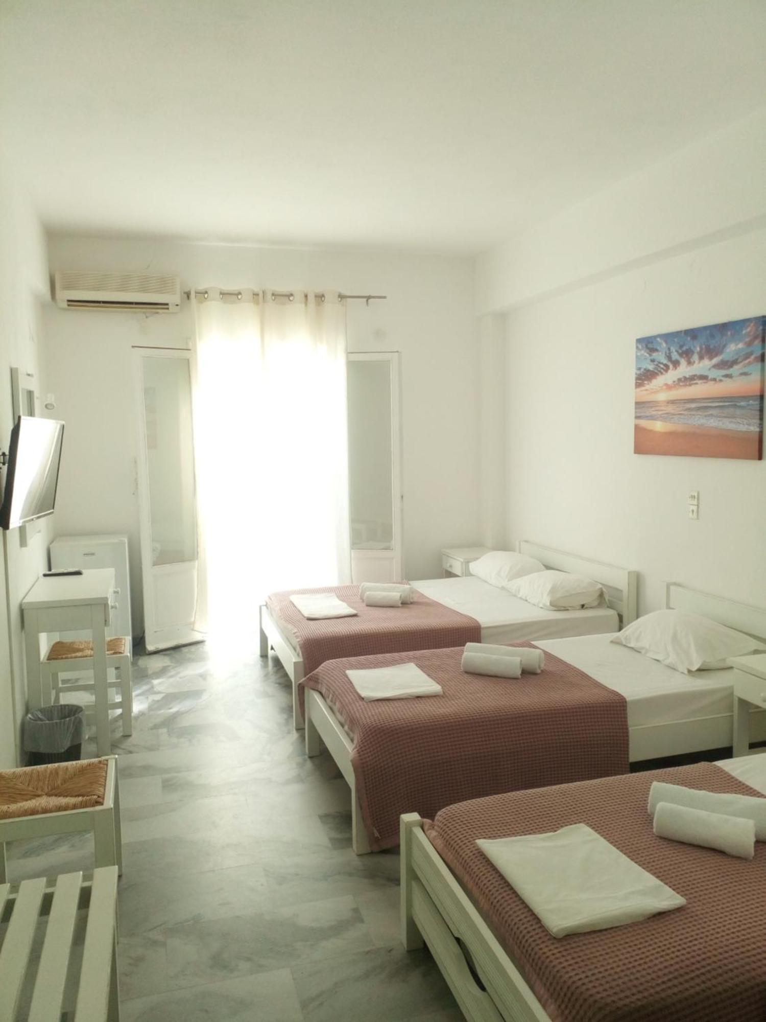 Frangiscos Hostel Parikia  Exterior photo